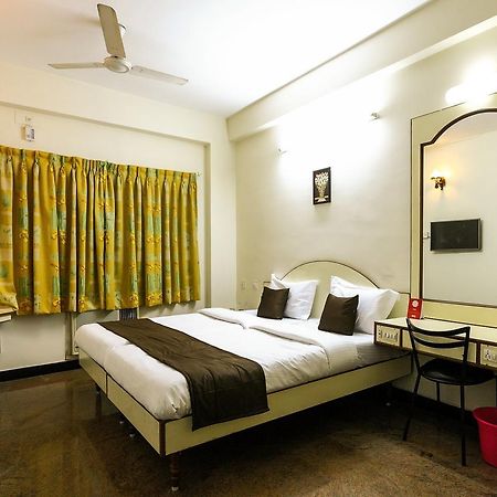 Akg Lodge Kanchipuram Bagian luar foto